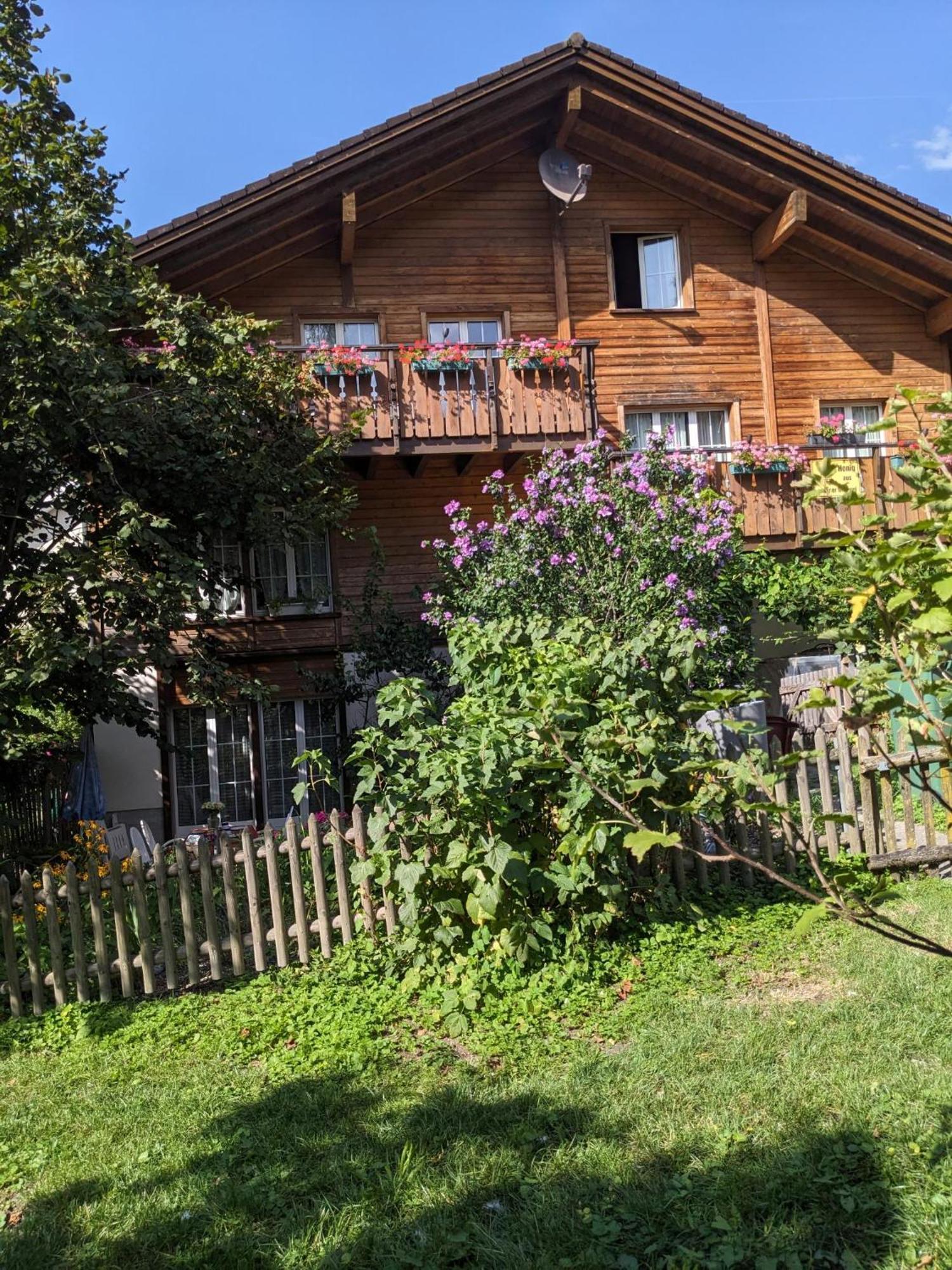 Bed And Breakfast - Die Aelplersuit Fuer Backpackers Im Berghuesli Linthal Exterior foto