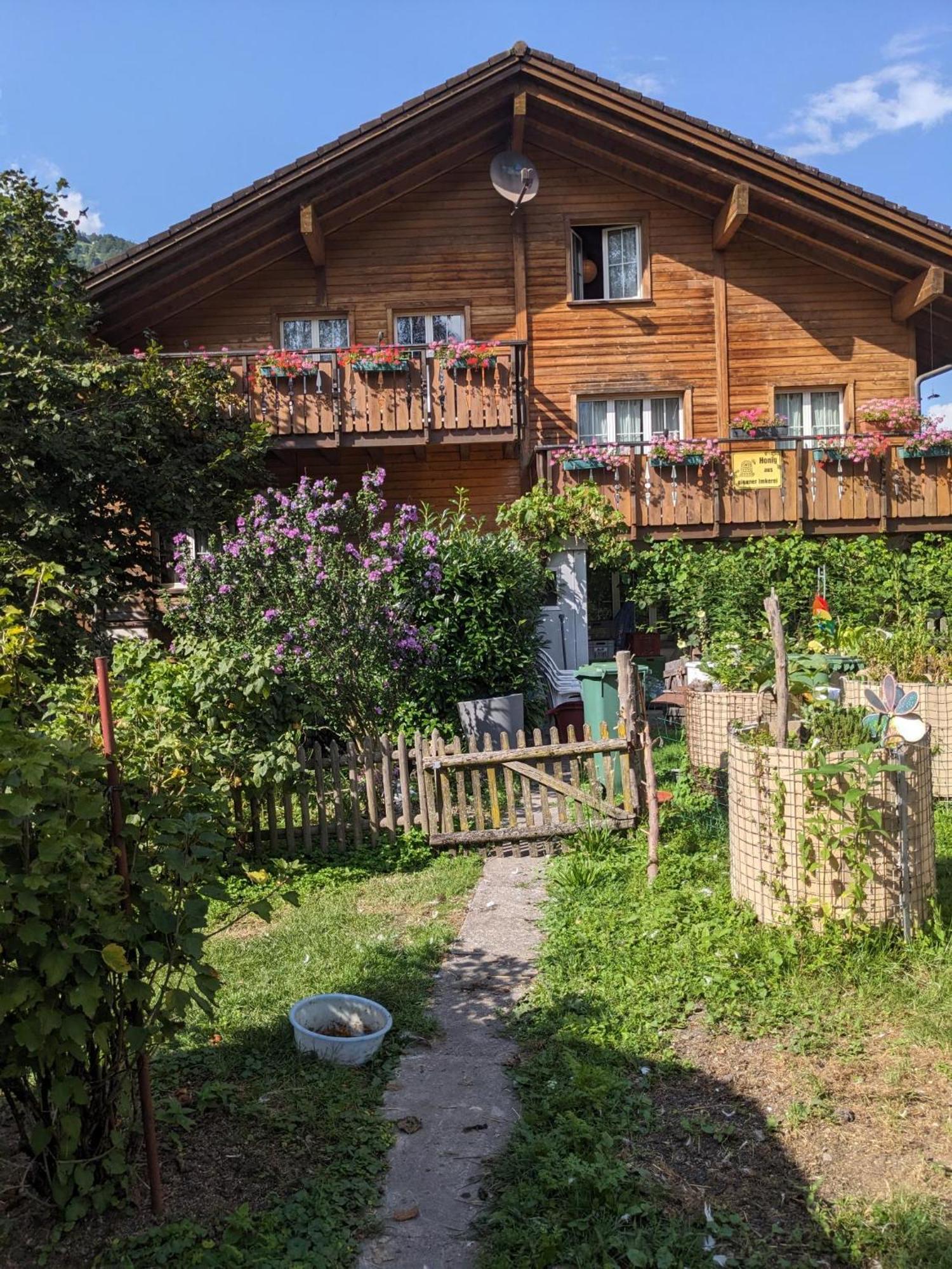 Bed And Breakfast - Die Aelplersuit Fuer Backpackers Im Berghuesli Linthal Exterior foto